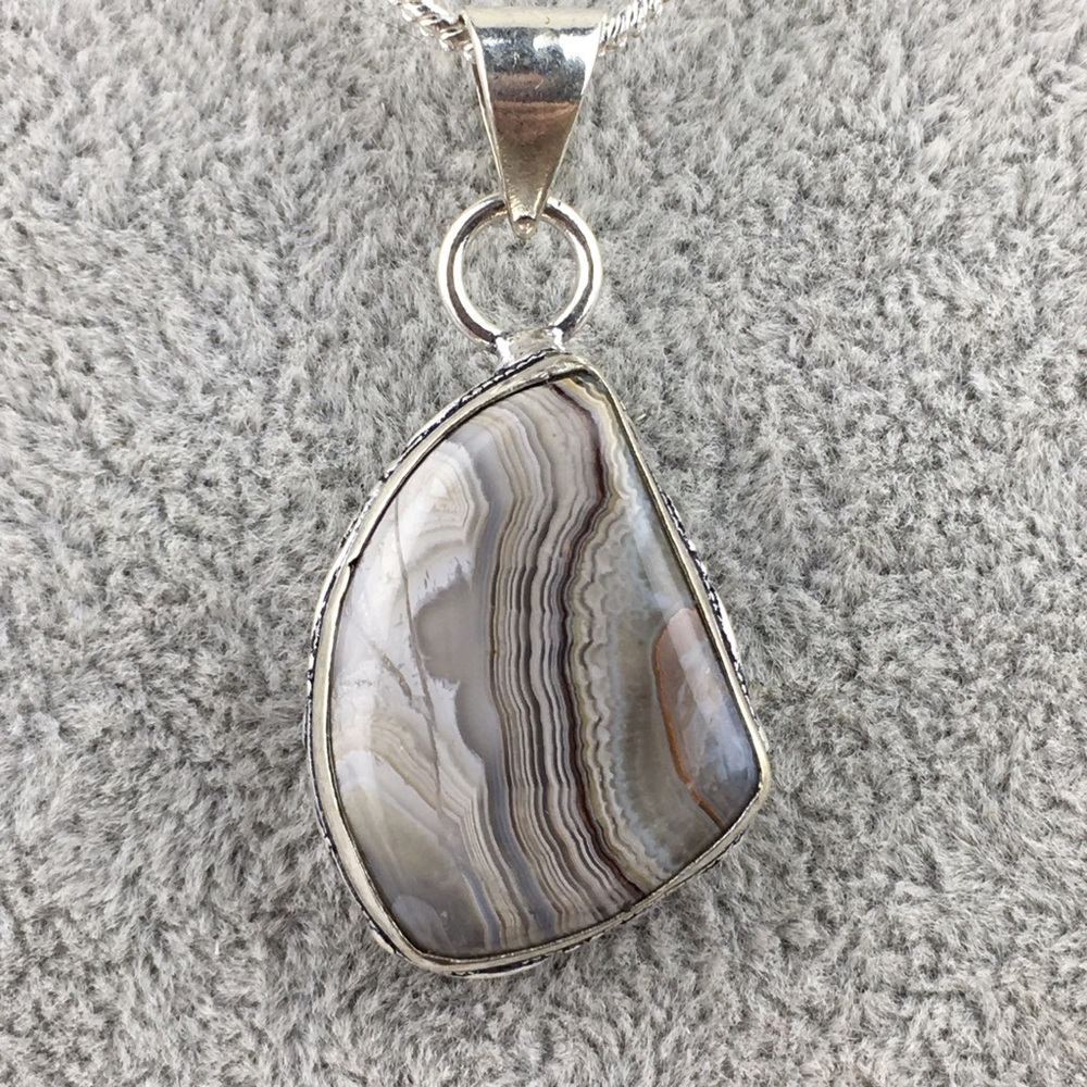 New Laguna Agate Stone Silver Pendant Necklace
